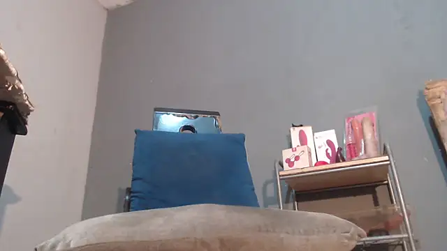 Snapshot of Amazing12inch chatting on May 1, 2026, 4:39 am Amazing12inch online show from May 1, 2026, 4:39 am