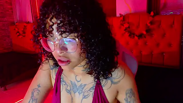 miahernadez303av online show from February 24, 2026, 3:40 am