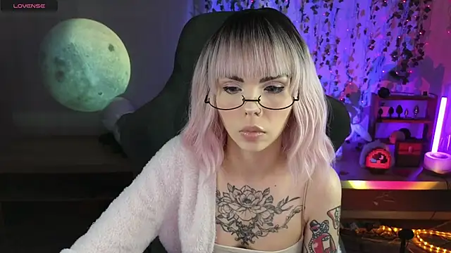 Kerry Kirk online show from April 14, 2026, 10:59 pm