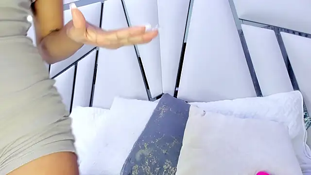  aurora18  online show from February 26, 2025, 3:14 am