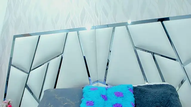  aurora18  online show from March 22, 2025, 3:20 am