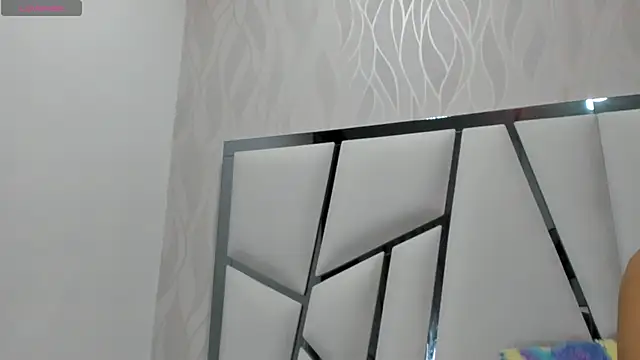  aurora18  online show from September 26, 2025, 3:02 am