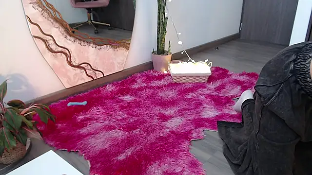 chloebritto online show from February 1, 2025, 8:05 pm