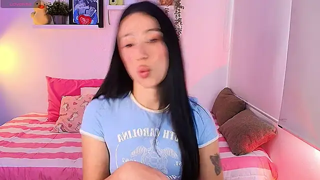 lilyy evanss online show from March 6, 2026, 8:48 pm