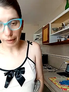 Luna-e-Franco1 online show from February 28, 2025, 6:41 pm