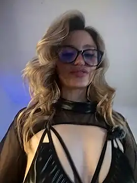 Snapshot of Lucy_Princes chatting on February 19, 2025, 6:55 am Lucy Princes online show from February 19, 2025, 6:55 am