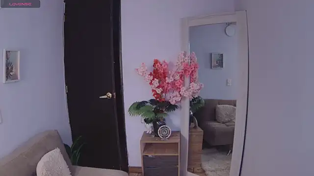 Snapshot of Lucy_Princes chatting on September 14, 2025, 4:57 am Lucy Princes online show from September 14, 2025, 4:57 am