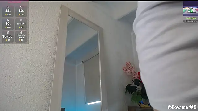 Lucy Princes online show from February 4, 2026, 9:43 pm