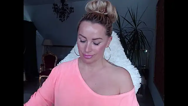 Snapshot of eyesangel22 chatting on March 13, 2025, 7:42 am eyesangel22 online show from March 13, 2025, 7:42 am