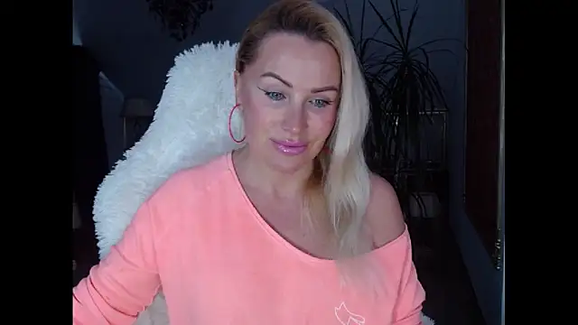 Snapshot of eyesangel22 chatting on February 16, 2025, 1:27 pm eyesangel22 online show from February 16, 2025, 1:27 pm