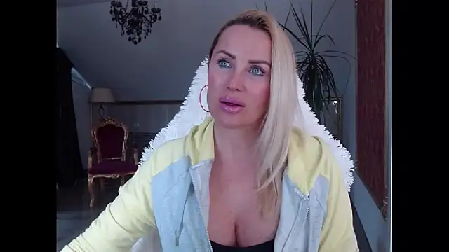 Snapshot of eyesangel22 chatting on March 7, 2025, 11:40 am eyesangel22 online show from March 7, 2025, 11:40 am