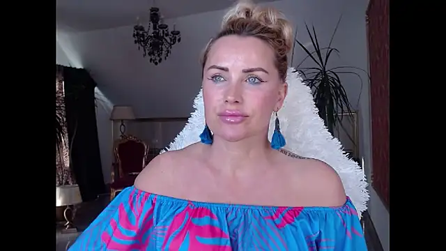 Snapshot of eyesangel22 chatting on February 26, 2025, 2:16 pm eyesangel22 online show from February 26, 2025, 2:16 pm