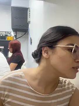 CamilaSofiia online show from November 5, 2025, 8:12 pm