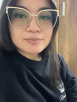 CamilaSofiia online show from October 6, 2025, 8:42 pm