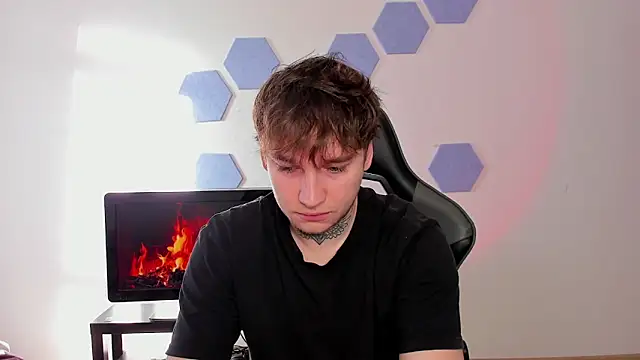 Chris Tyson online show from November 17, 2025, 8:40 am