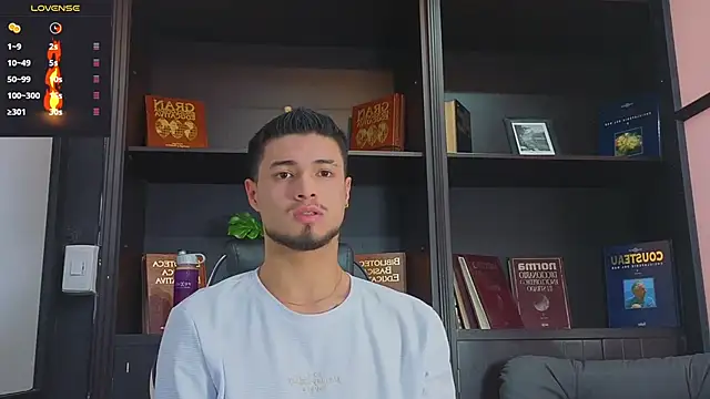 EdwardRoss  online show from September 12, 2025, 8:19 pm