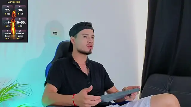 Snapshot of EdwardRoss_ chatting on January 8, 2026, 7:31 pm EdwardRoss online show from January 8, 2026, 7:31 pm