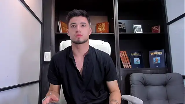 EdwardRoss  online show from March 7, 2025, 7:49 pm