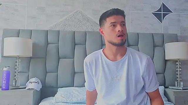 EdwardRoss  online show from September 27, 2025, 5:08 pm