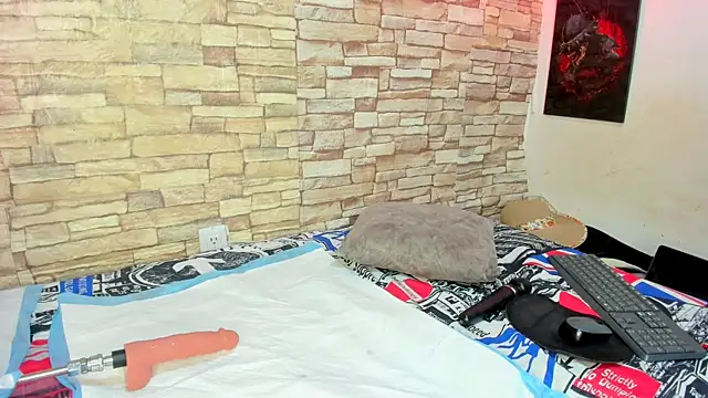 kaiagerbes3 online show from September 21, 2025, 3:39 pm