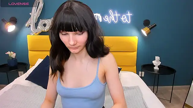 Lili flowerr online show from February 26, 2025, 6:51 am