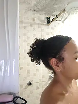 Julia Pretinha online show from September 10, 2025, 1:37 am