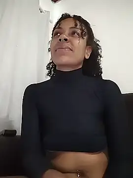 Julia Pretinha online show from December 18, 2025, 12:20 pm