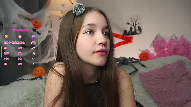 AmiLewis online show from October 29, 2025, 1:15 am