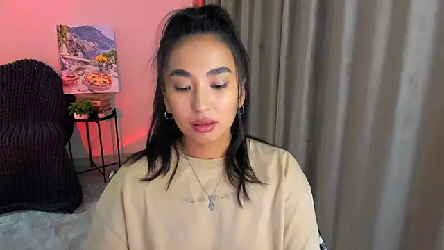 worldofkim online show from January 27, 2025, 2:24 pm