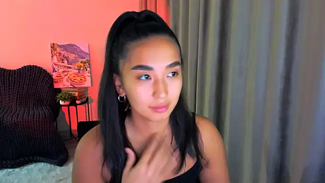 worldofkim online show from February 3, 2025, 8:24 pm