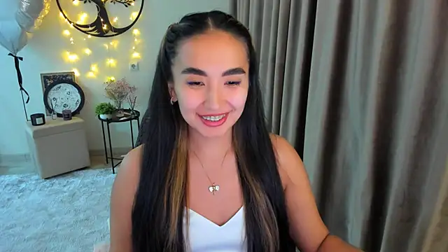 Snapshot of worldofkim chatting on May 4, 2026, 7:50 pm worldofkim online show from May 4, 2026, 7:50 pm