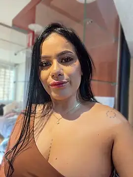 Snapshot of Miah_gomez_ chatting on May 5, 2026, 9:18 pm Miah gomez online show from May 5, 2026, 9:18 pm