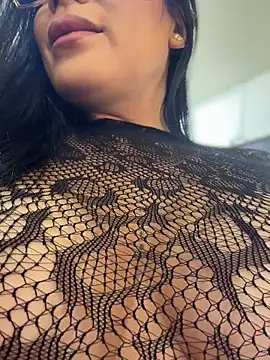 Snapshot of Miah_gomez_ chatting on April 24, 2026, 6:21 pm Miah gomez online show from April 24, 2026, 6:21 pm