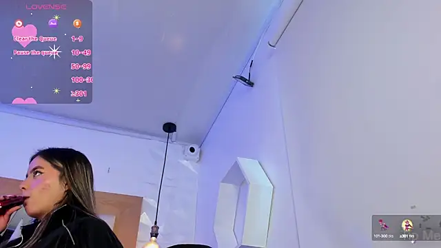 ary cooper  online show from October 11, 2025, 2:07 pm