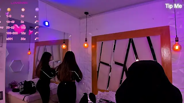 ary cooper  online show from September 30, 2025, 1:06 pm