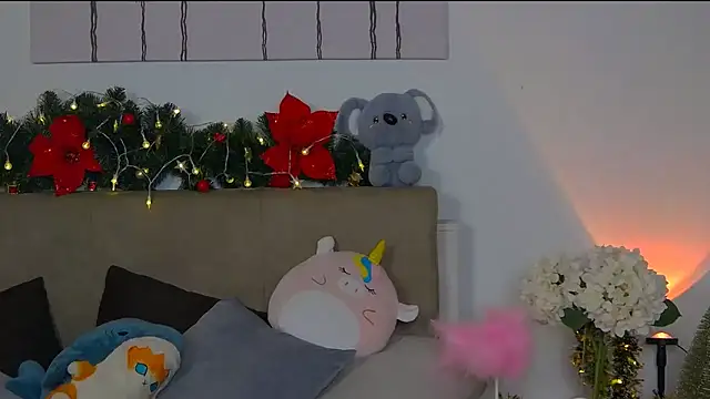 CassKiera online show from December 22, 2025, 5:51 am