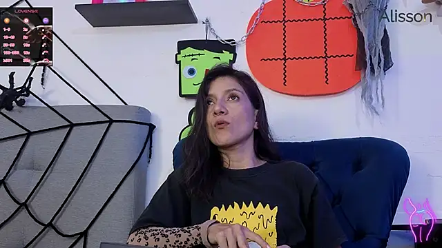 alissonandamy online show from October 18, 2025, 7:05 pm