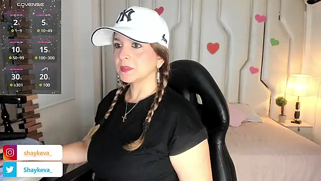 Evashayk  online show from March 5, 2025, 12:27 am