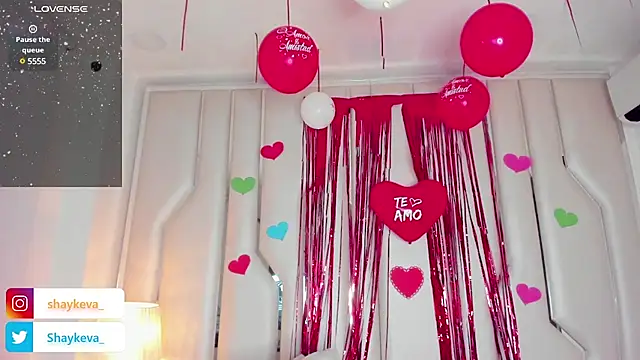 Evashayk  online show from February 17, 2025, 3:36 am