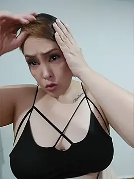 Miss Agatha online show from April 10, 2026, 10:39 pm