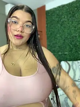 Michellesexxy online show from March 15, 2025, 9:38 pm