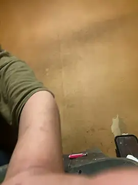 Snapshot of punk0805 chatting on October 13, 2025, 1:56 pm punk0805 online show from October 13, 2025, 1:56 pm