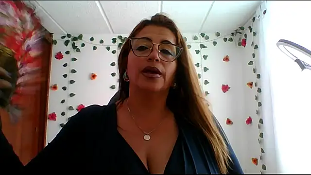 Snapshot of RossanaLionheart chatting on March 21, 2025, 7:24 pm RossanaLionheart online show from March 21, 2025, 7:24 pm