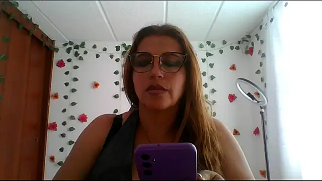 Snapshot of RossanaLionheart chatting on March 15, 2025, 7:27 pm RossanaLionheart online show from March 15, 2025, 7:27 pm