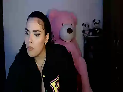 CarolinaRincon online show from November 18, 2025, 11:15 pm