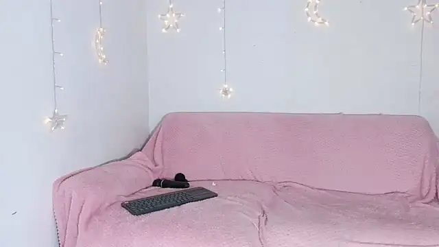 sammysexy  online show from April 16, 2026, 9:39 pm