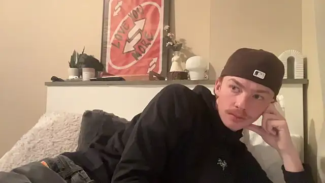 younghungginger online show from February 20, 2025, 2:18 am