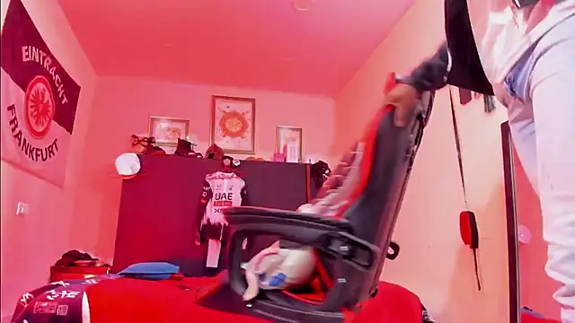 AlejoKhalifa  online show from February 15, 2026, 10:36 am