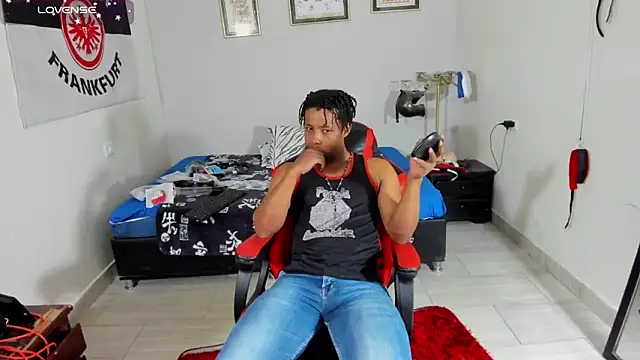 Snapshot of AlejoKhalifa_ chatting on November 21, 2025, 11:48 pm AlejoKhalifa online show from November 21, 2025, 11:48 pm