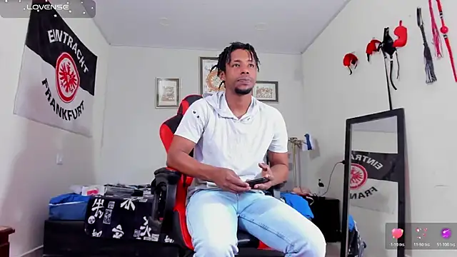 Snapshot of AlejoKhalifa_ chatting on November 22, 2025, 11:58 pm AlejoKhalifa online show from November 22, 2025, 11:58 pm